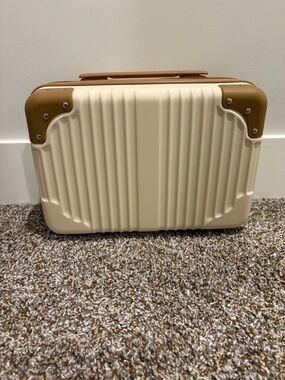 Hard Shell Accessories Case(